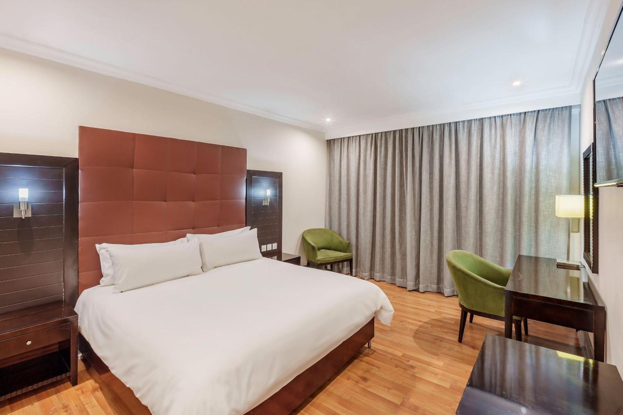 Protea Hotel By Marriott Лусака Екстериор снимка