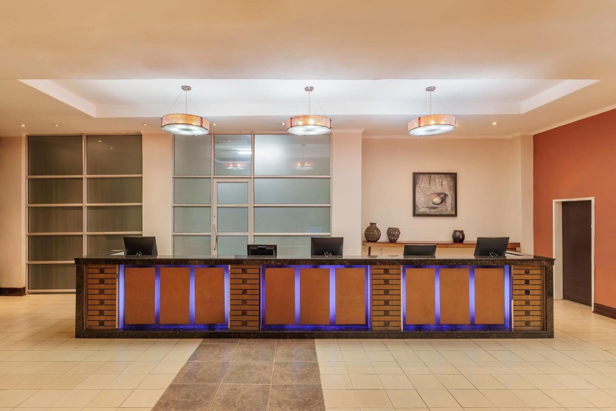 Protea Hotel By Marriott Лусака Екстериор снимка