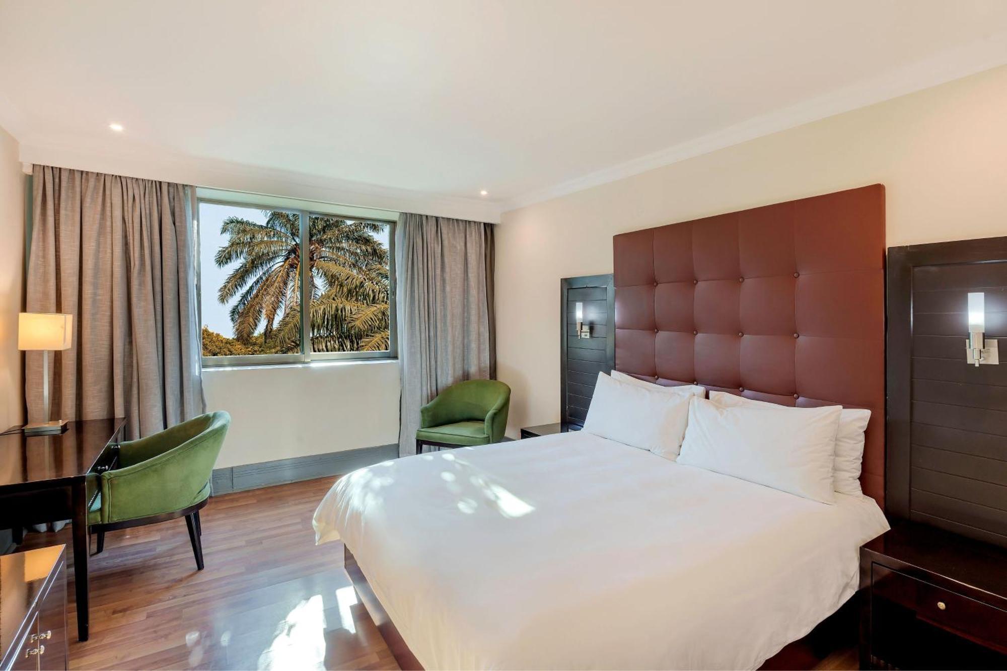 Protea Hotel By Marriott Лусака Екстериор снимка