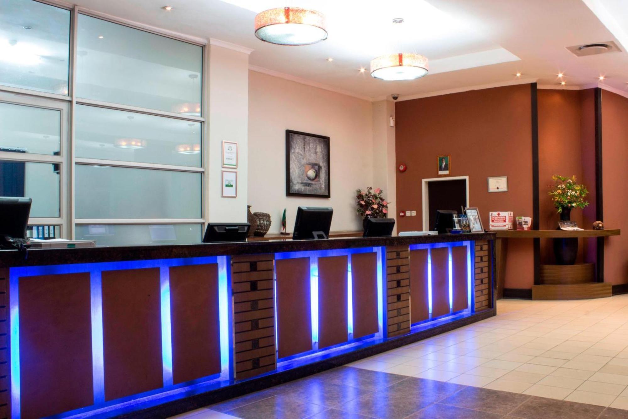 Protea Hotel By Marriott Лусака Екстериор снимка