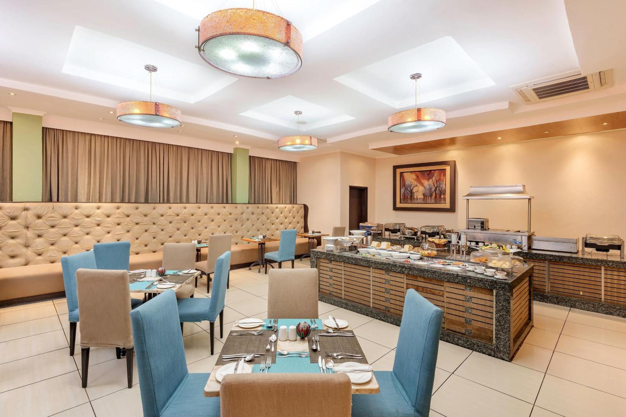 Protea Hotel By Marriott Лусака Екстериор снимка