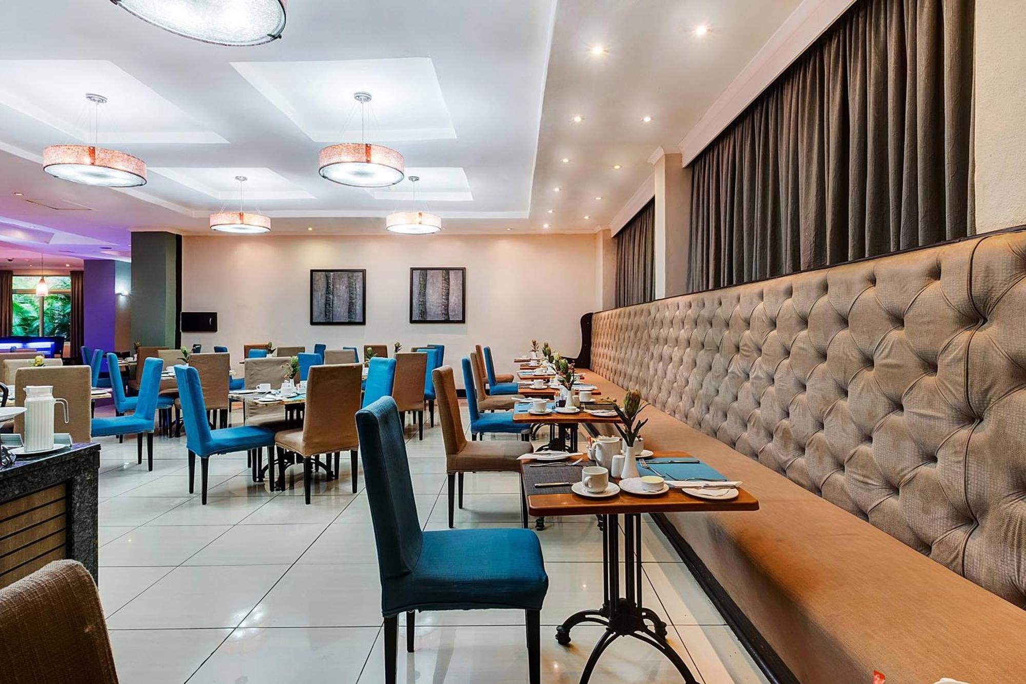 Protea Hotel By Marriott Лусака Екстериор снимка