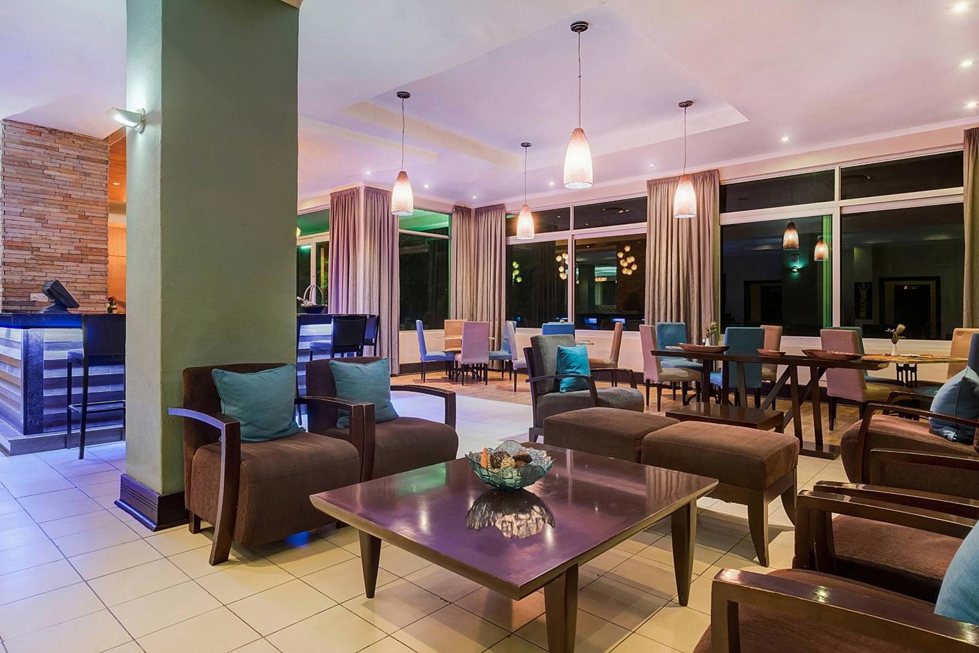 Protea Hotel By Marriott Лусака Екстериор снимка