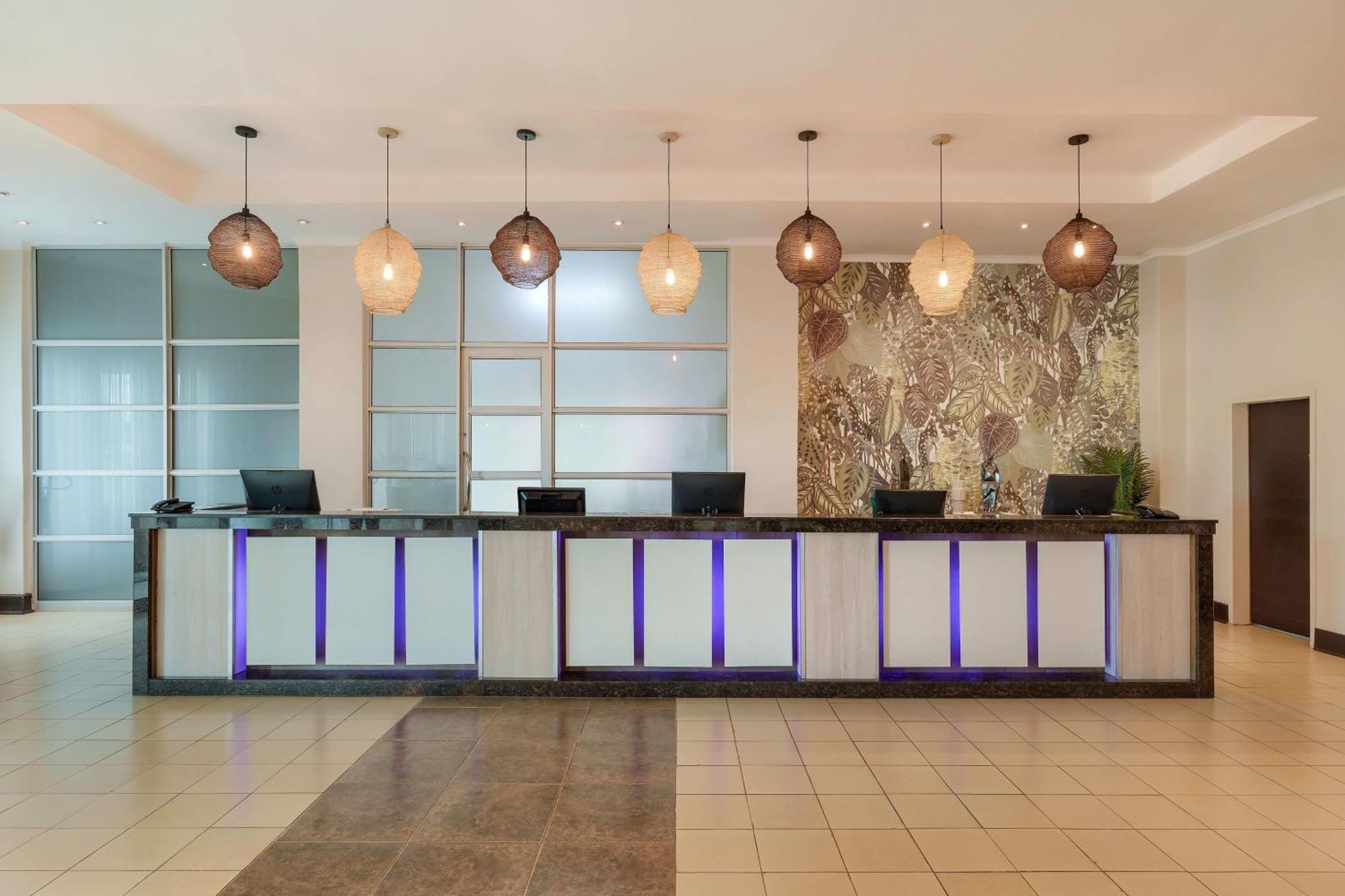 Protea Hotel By Marriott Лусака Екстериор снимка