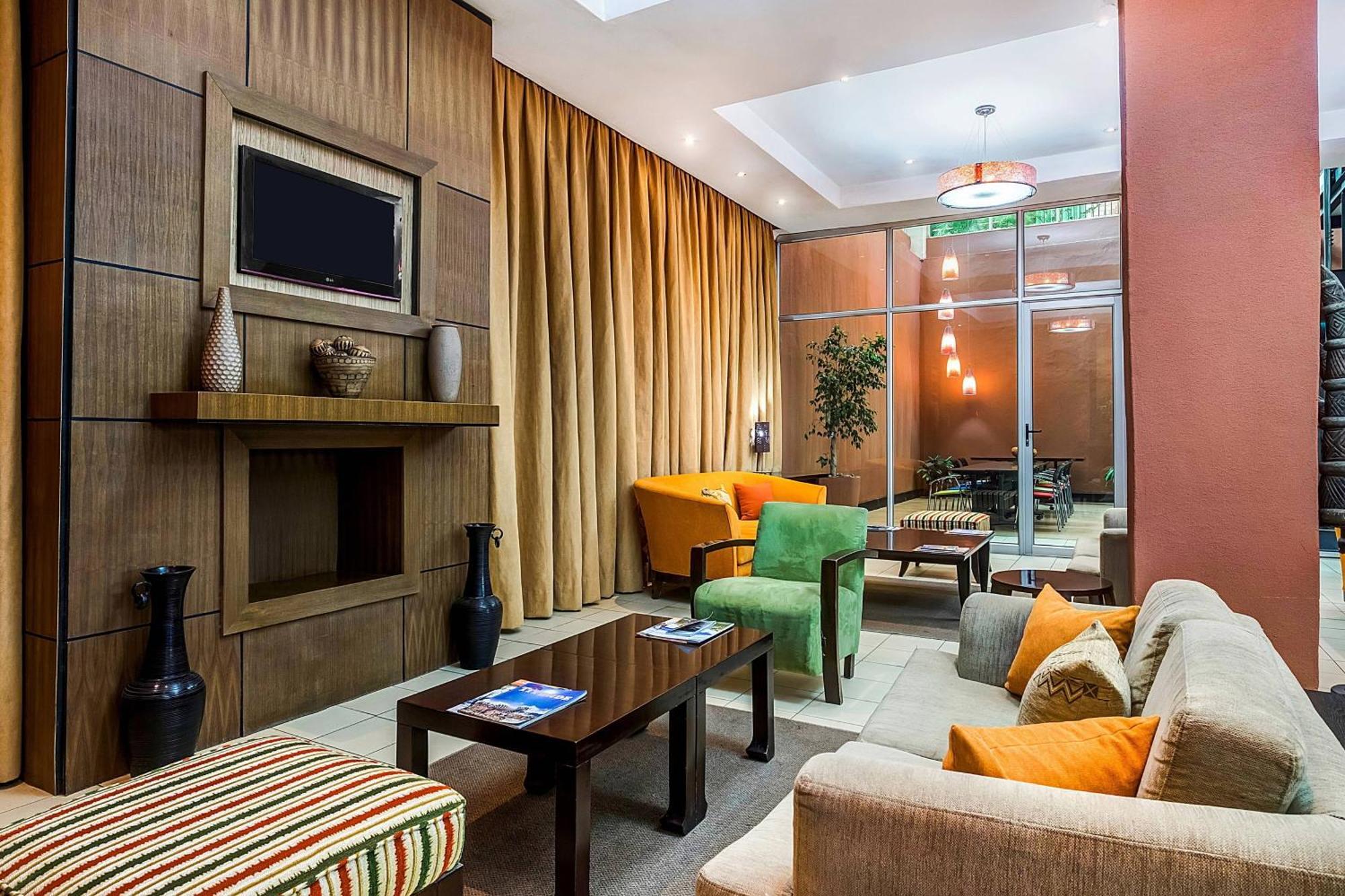 Protea Hotel By Marriott Лусака Екстериор снимка