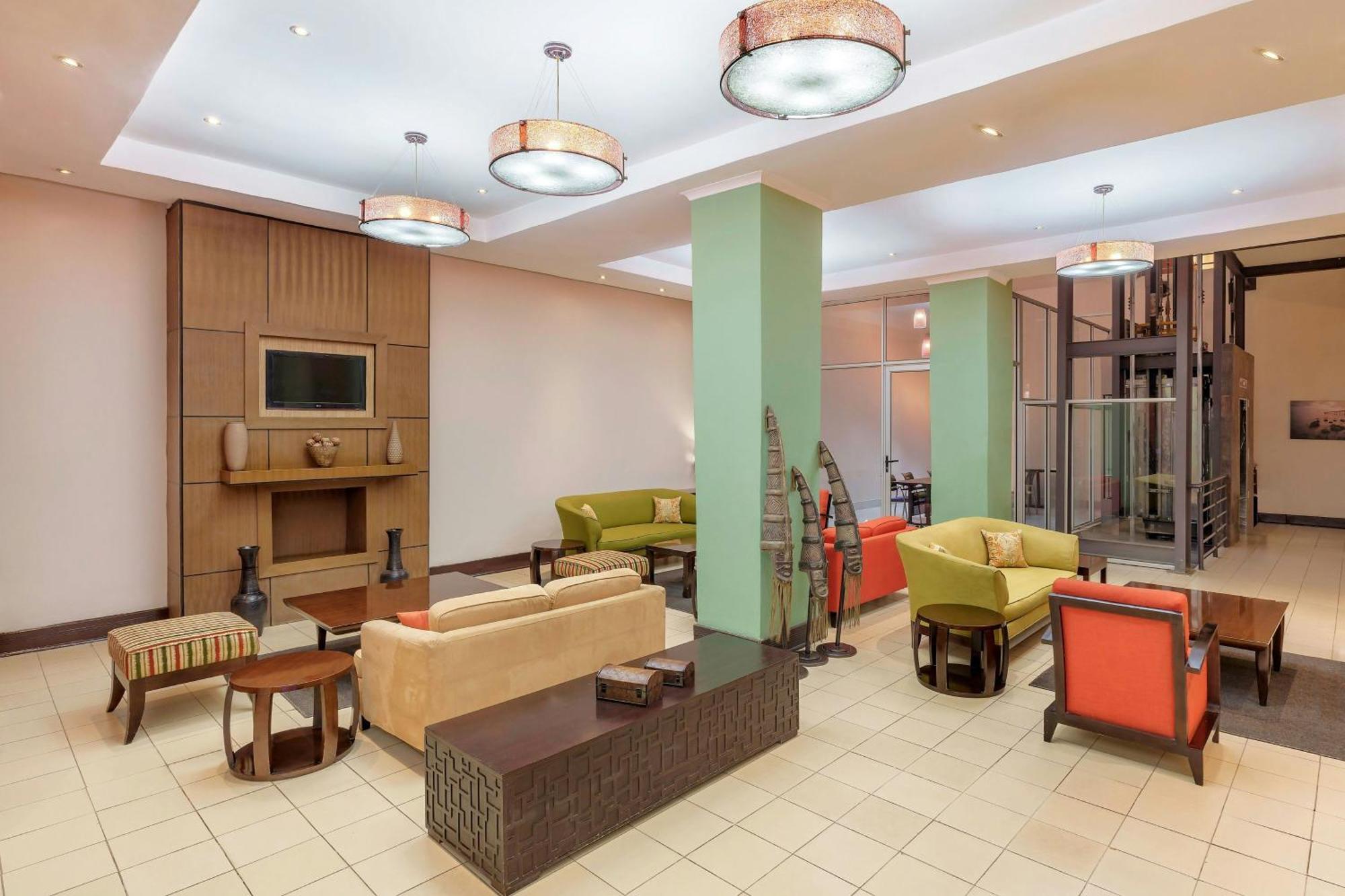 Protea Hotel By Marriott Лусака Екстериор снимка